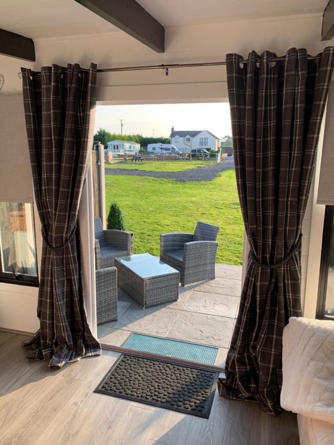 Dolafon Farm Luxury Glamping Cabin With Hot Tub St Asaph Exterior foto
